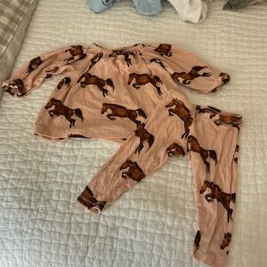 MilkBarn Horse Print Set